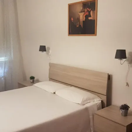 Hotel Trinita Dei Monti 3*