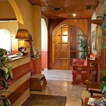 Trinita Dei Monti Hotel