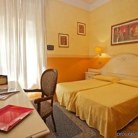 Hotel Trinita Dei Monti 3*