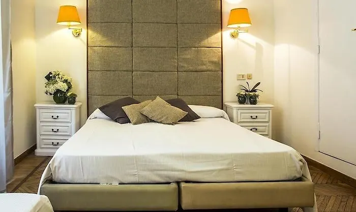 Hotel Trinita Dei Monti 3*