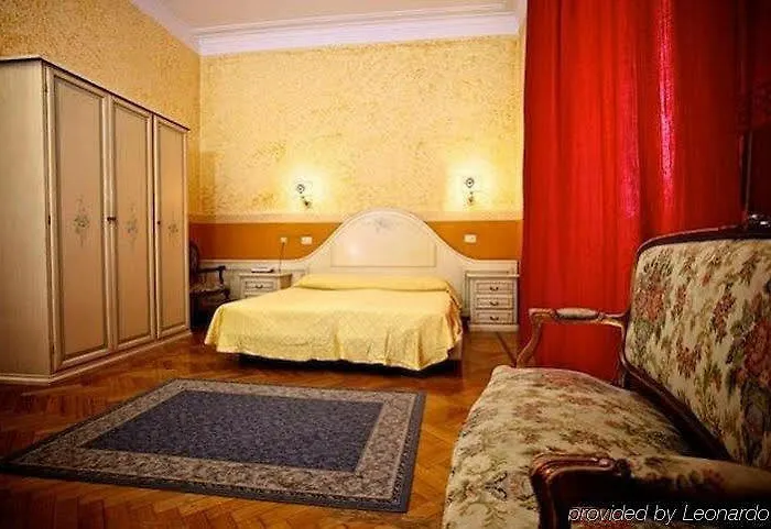 Trinita Dei Monti Hotel